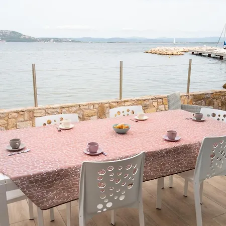 ヴィラ Magnifique Bord De L'eau, Terrasse, Barbecue Lesclesdenicole