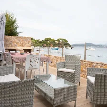 ヴィラ Magnifique Bord De L'eau, Terrasse, Barbecue Lesclesdenicole