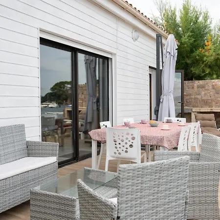 ヴィラ Magnifique Bord De L'eau, Terrasse, Barbecue Lesclesdenicole イエール